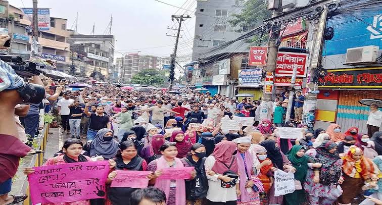 চট্টগ্রামে বৈষম্যবিরোধী ছাত্র আন্দোলনকারীদের গণমিছিল